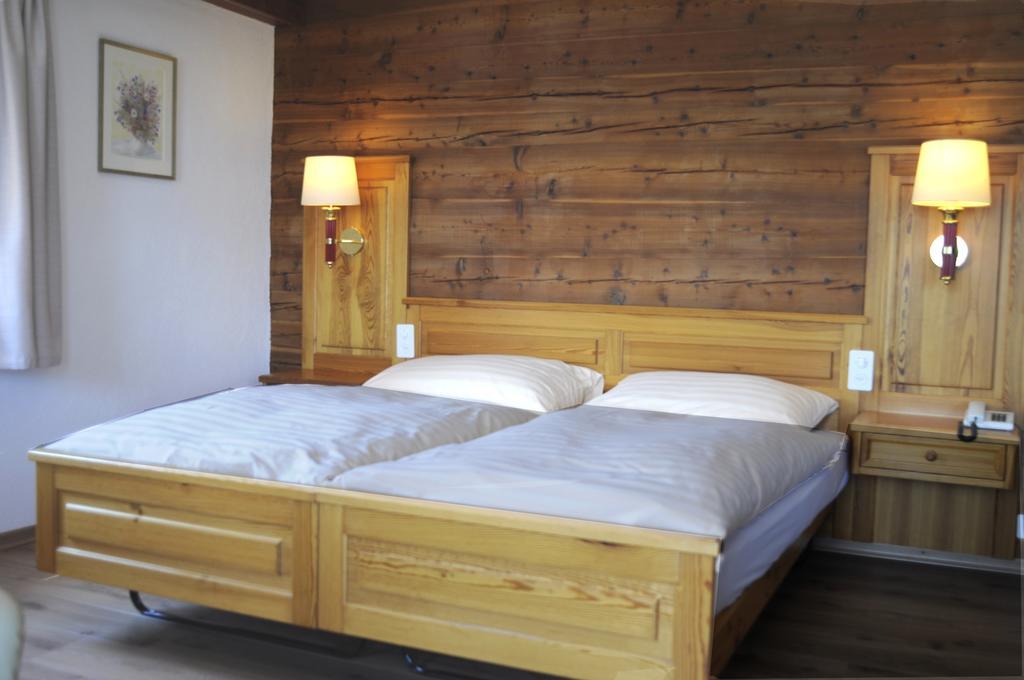 Hotel Alpenblick Zeneggen Room photo