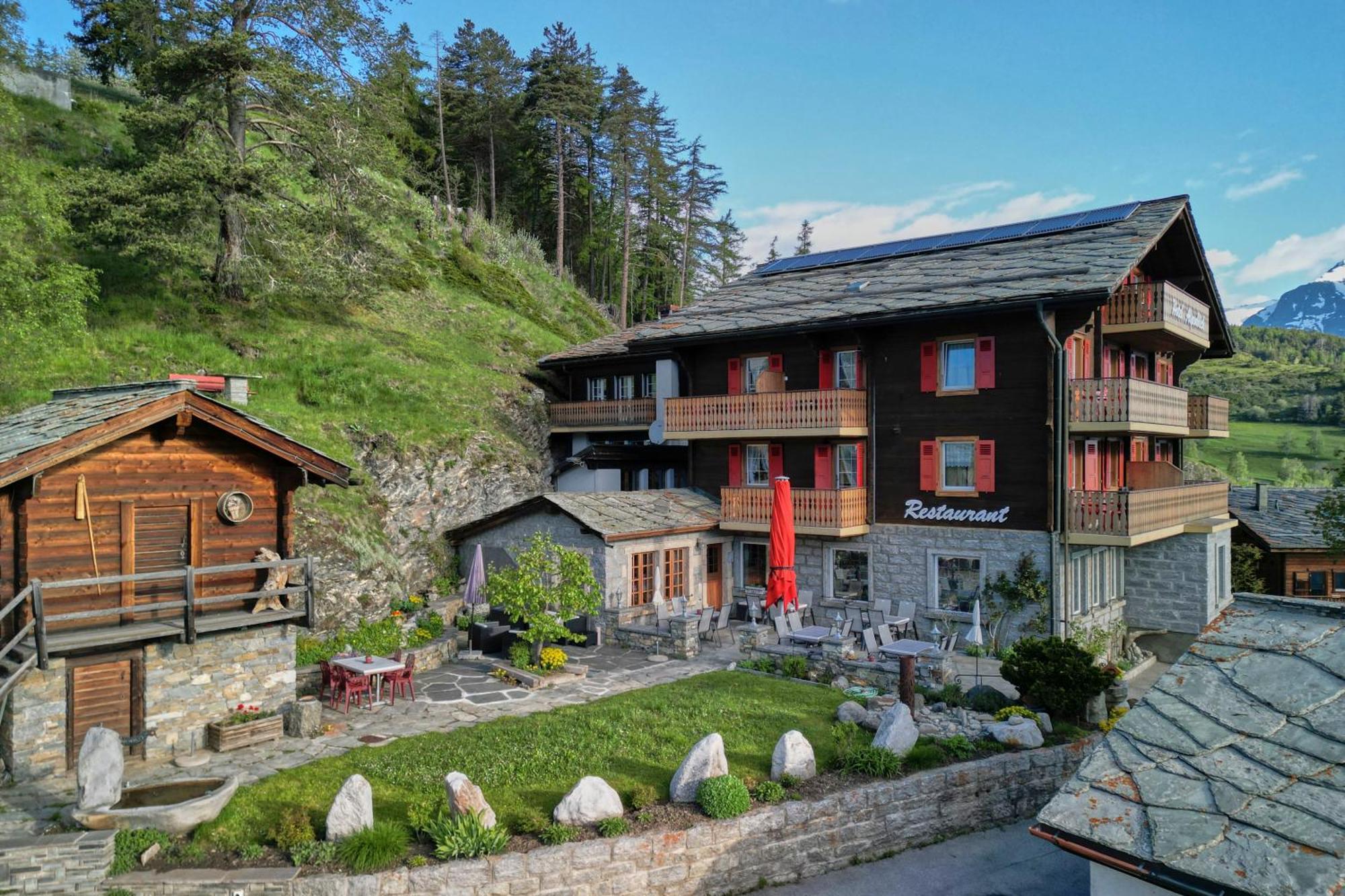 Hotel Alpenblick Zeneggen Exterior photo