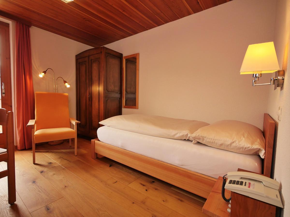 Hotel Alpenblick Zeneggen Exterior photo